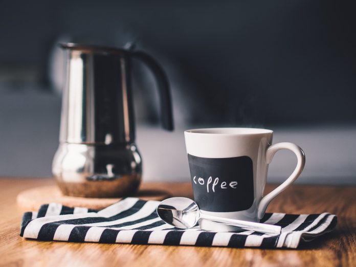 cum se curata aparatul de cafea