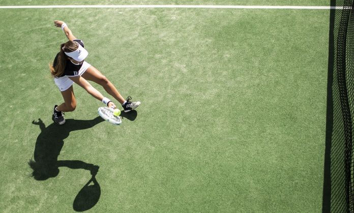 cat dureaza un meci de tenis
