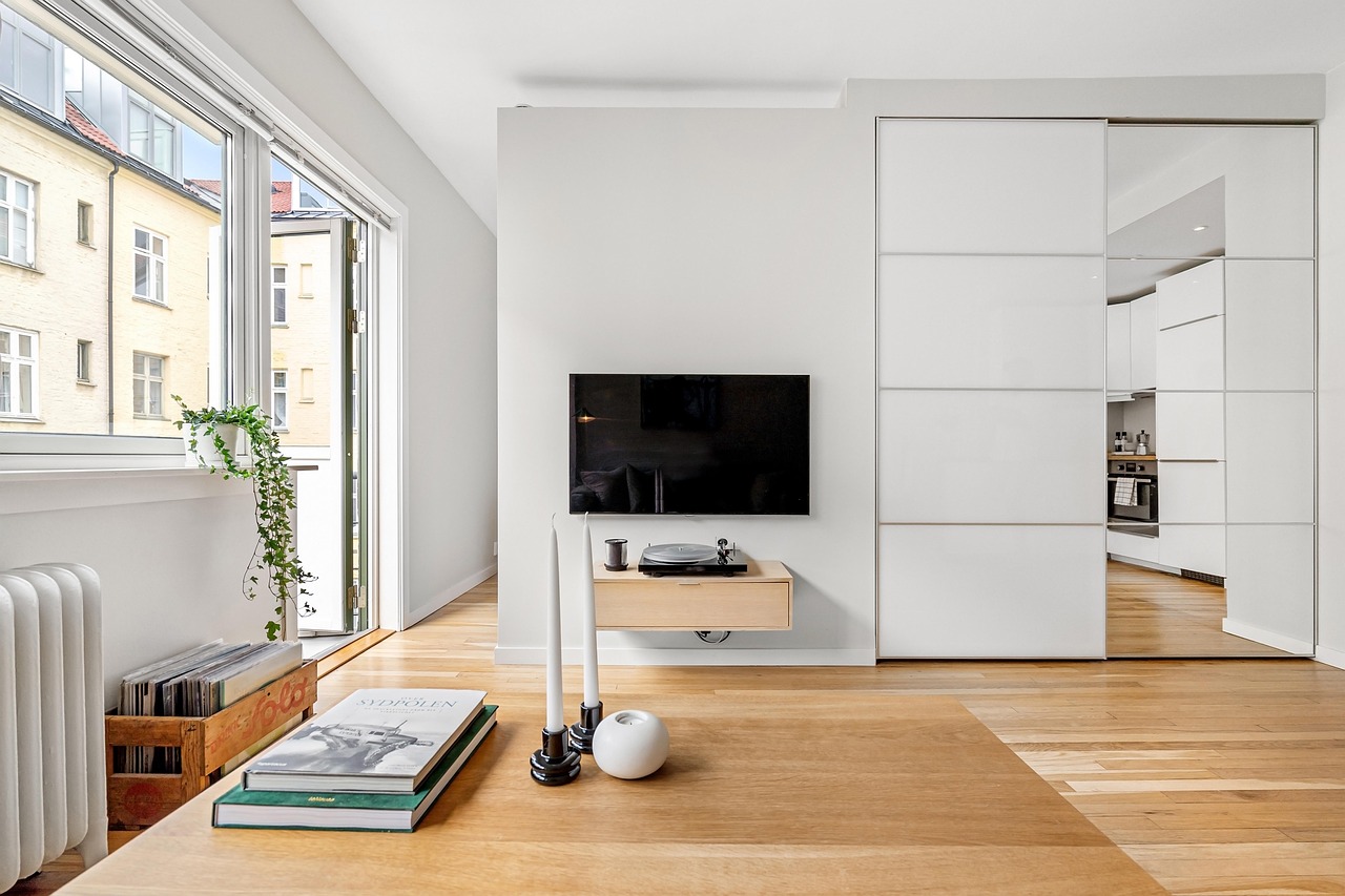 la ce inaltime se monteaza televizorul pe perete in living