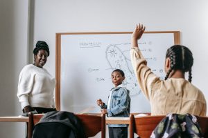 Cum ar trebui sa arate relatia dintre profesori, elevi si parinti intr-o scoala privata?